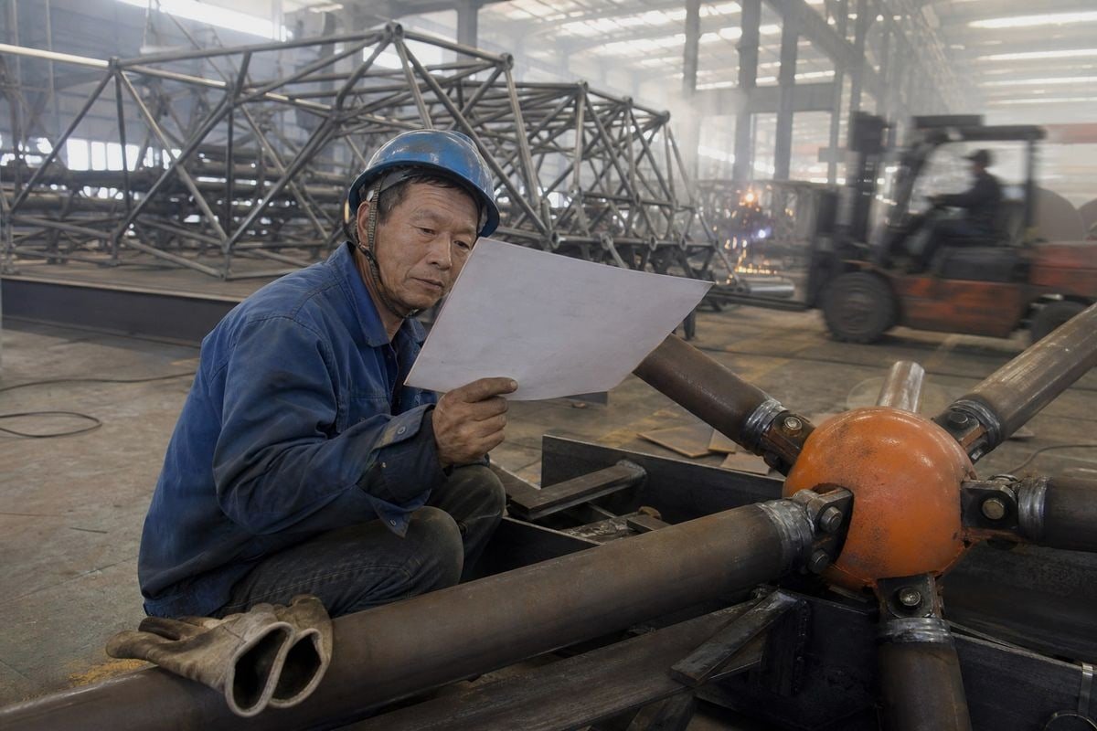 Design Standards Certifications Steel structure supplier certifications including ISO 9001, AISC, EN 1090 standards (ID#4)
